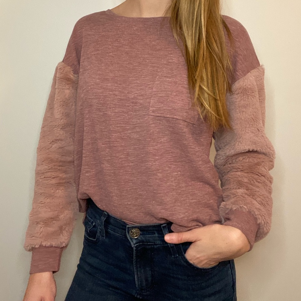 🎉BLUSH SWEATER WITH FAUX FUR🎉